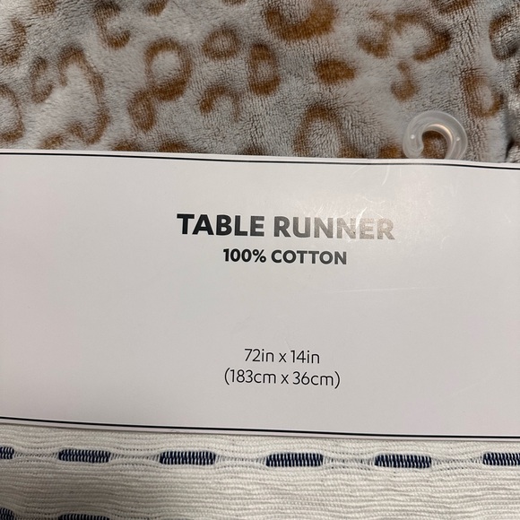 Cotton Table Runner and Napkin Set - White and Blue - Picture 3 of 7